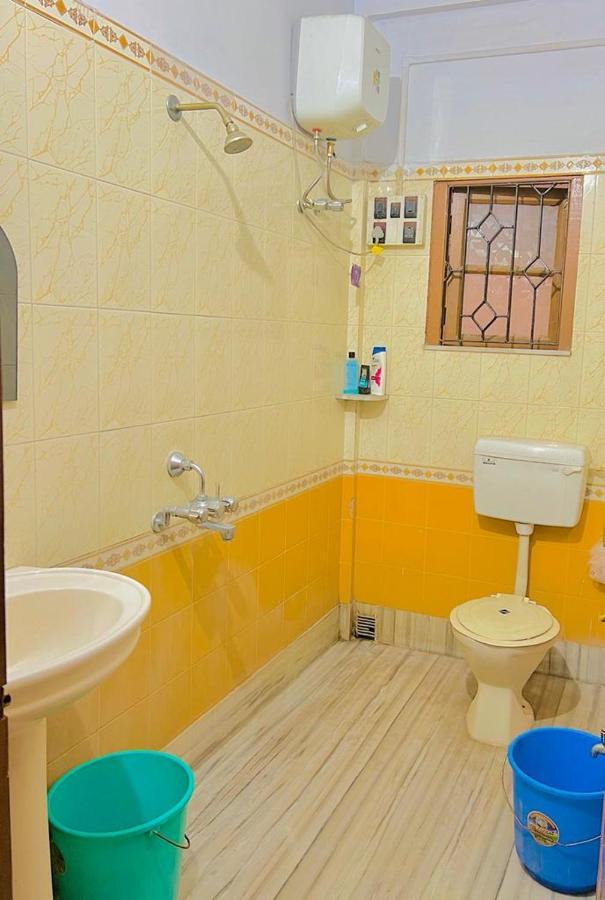 Spacious Apt With Antique Furniture ,Ac & Kitchen Колката Екстер'єр фото